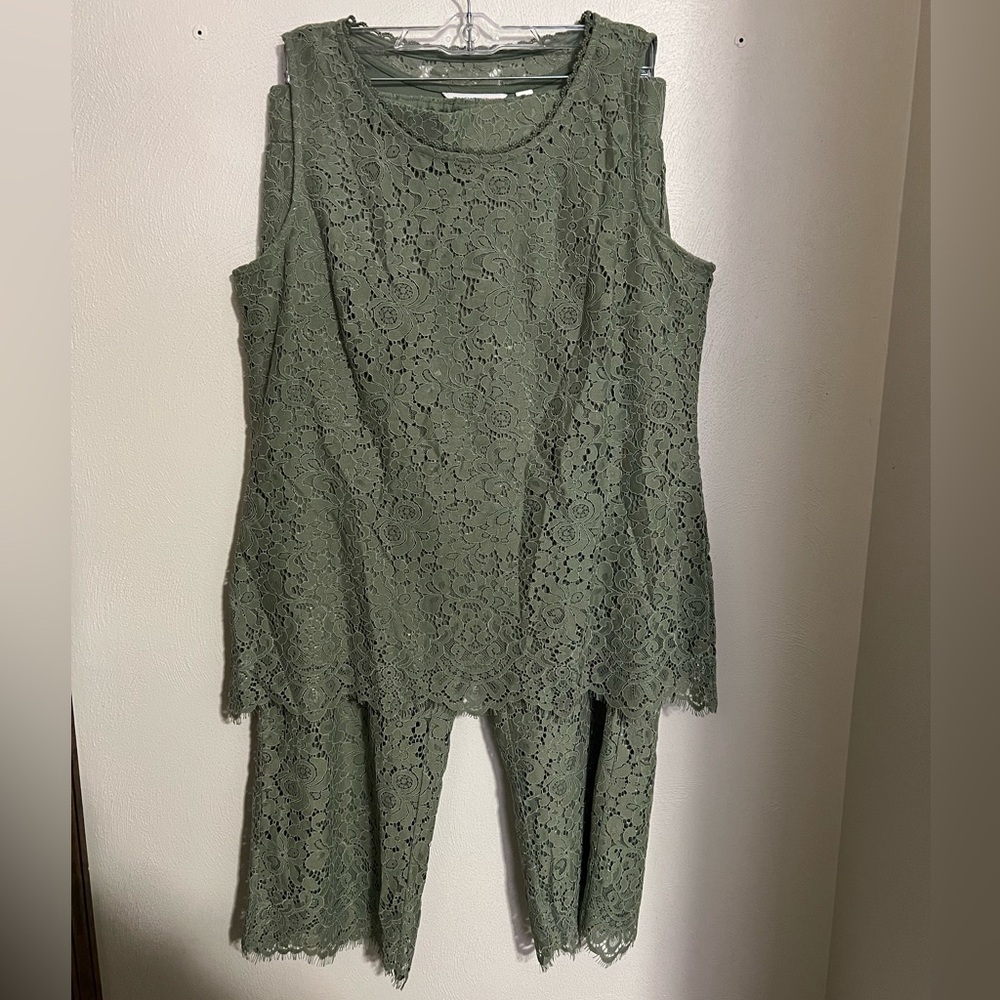 ISAAC MIZRAHI Classic Floral Lace 2 Piece Set Olive Green Wms‎ Top M Bottoms SP